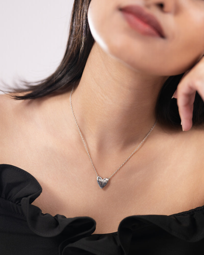 The Heart Necklace – Silver