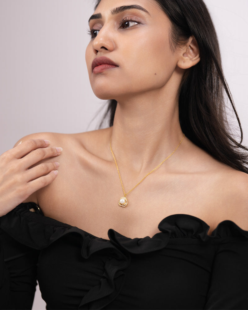 The Guardian Pearl Necklace – Gold