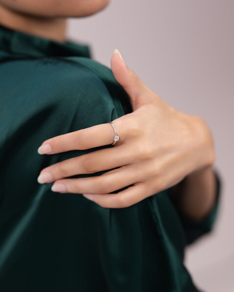 Classic Solitaire Ring – Silver