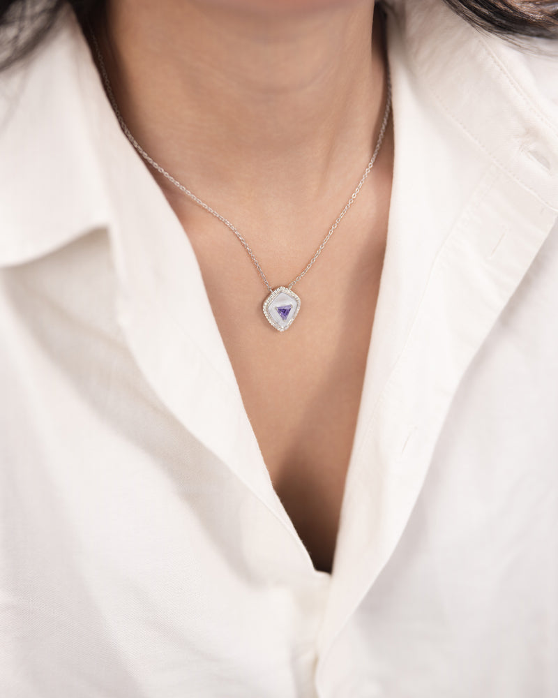 The Eternal Glow Necklace – Silver