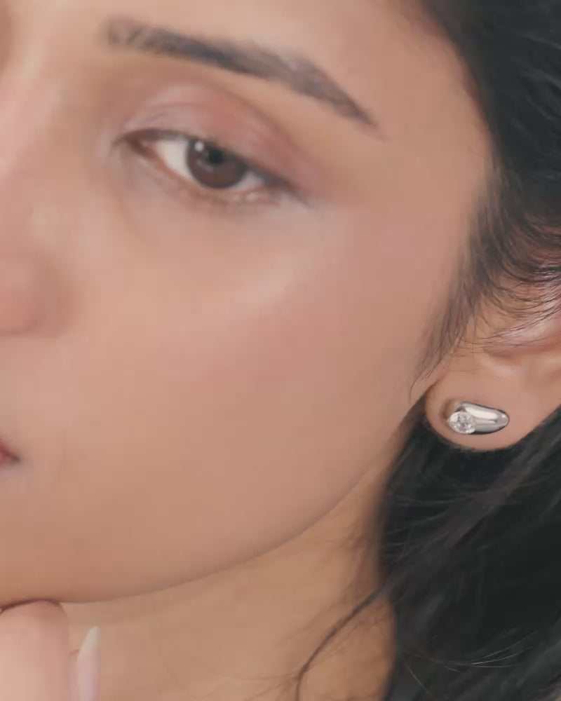 Glow Studs – Silver