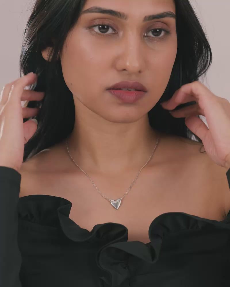 The Heart Necklace – Silver