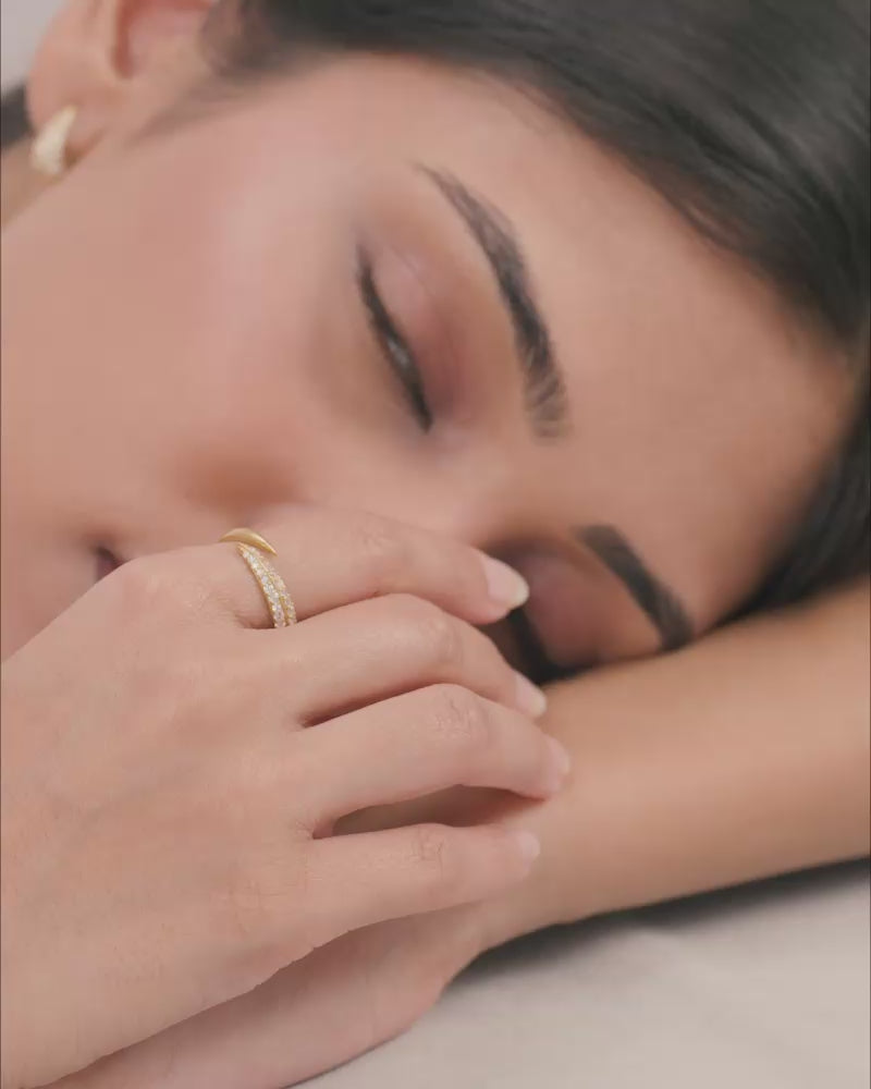 Crossover Ring – Gold